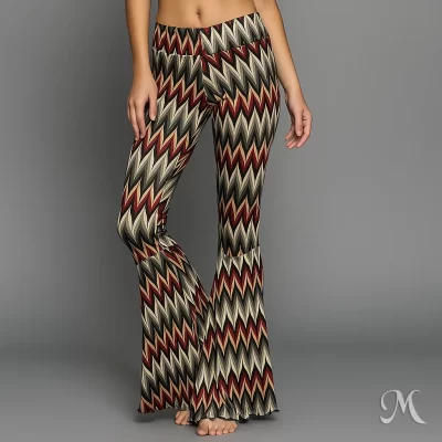 Pantalón acampanado en licra estampada varios colores y figuras geometricas.