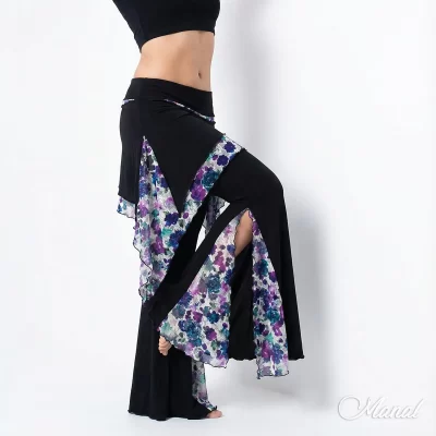 Pantalón para danza, diseño exclusivo de Manal, con falda y capas, negro y encaje estampado con flores, estilo gypsi.