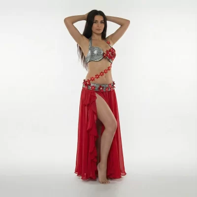 Traje de presentación. Danza y espectáculo. Rojo con flores.