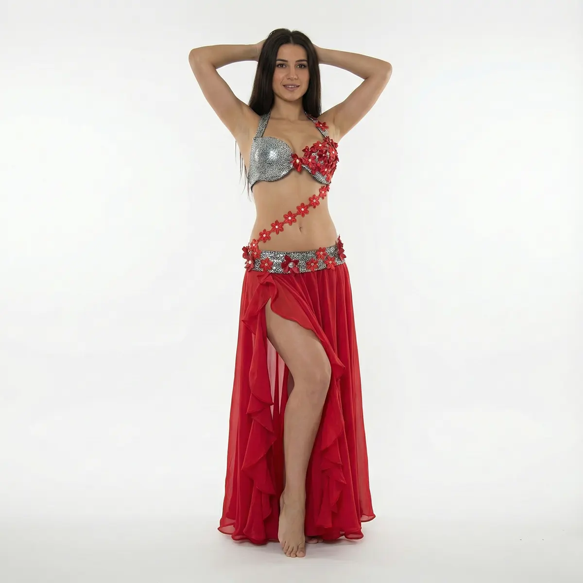 Traje de gala para danza árabe en rojo, plateado y flores.