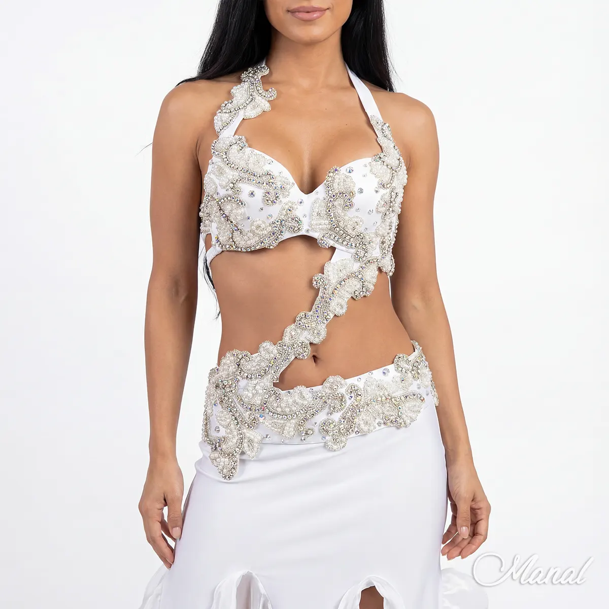 Brassiere y fajín bordado. Detalles